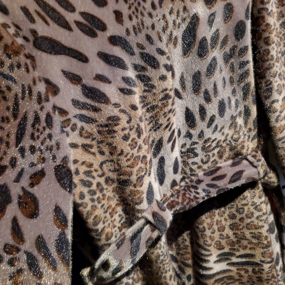 Reg $2,000 Max Mara Animal Print coat size XL - Picture 6 of 6